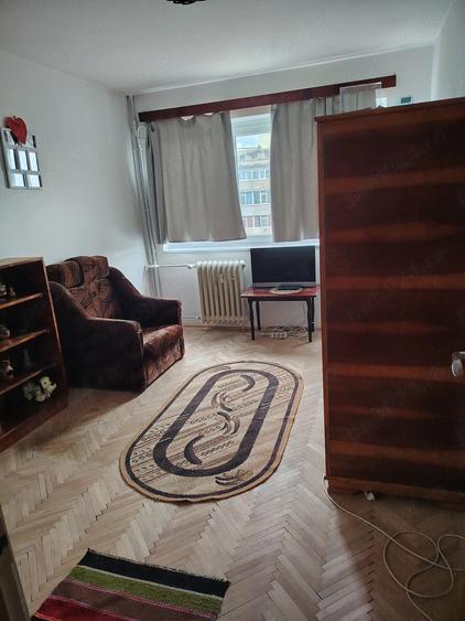Apartament cu 2 camere semidecomandat în Vest