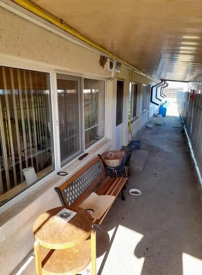 Casă cu 8 camere cu Teren 180000 Mp în Pietroiu
