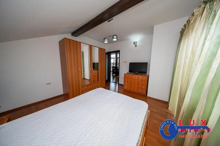 Apartament cu 3 camere decomandat în Neptun