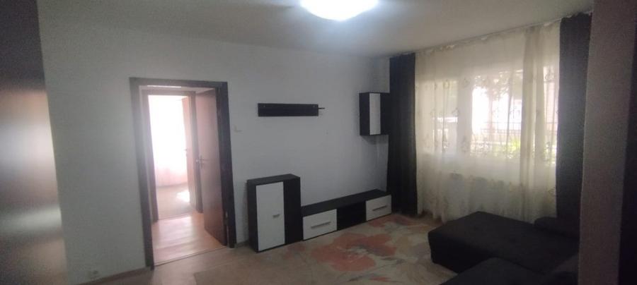 Apartament cu 2 camere semidecomandat în Podu Roș — fotografia 2