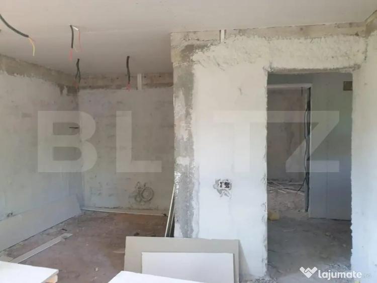 Casă cu 7 camere cu Teren 1000 Mp în Central