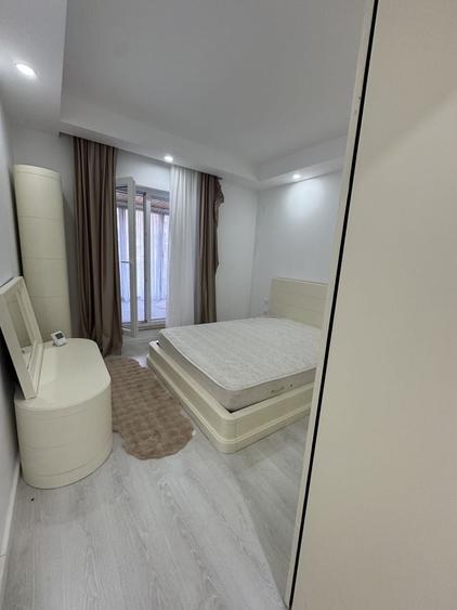 Apartament cu 3 camere decomandat în Tunari