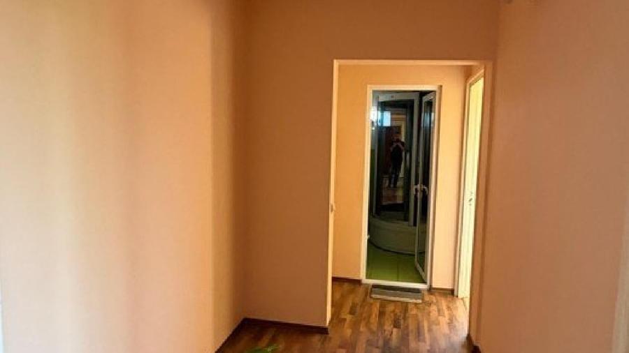 Apartament cu 3 camere semidecomandat în Țiglina 3