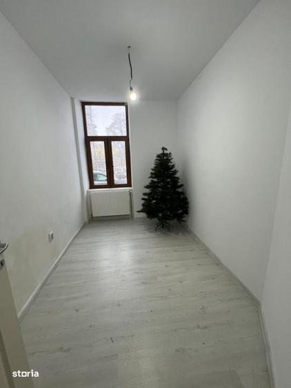Spațiu comercial, de 8 mp, în Ultracentral