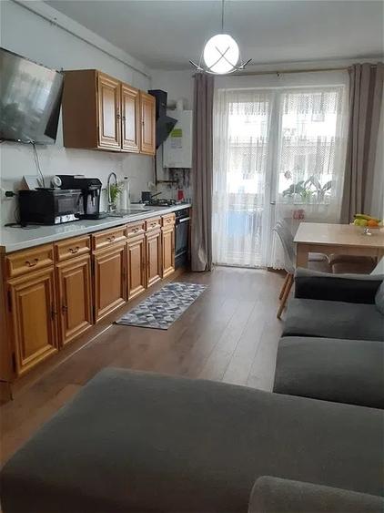 Apartament cu 2 camere semidecomandat în Florești