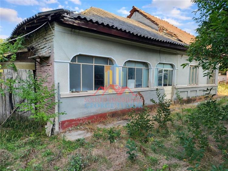 Casă individuală cu 2 camere cu Canalizare în Mihai Vodă