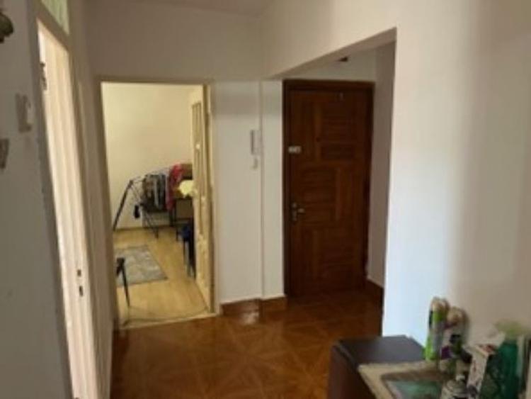 Apartament cu 2 camere decomandat în Faleză