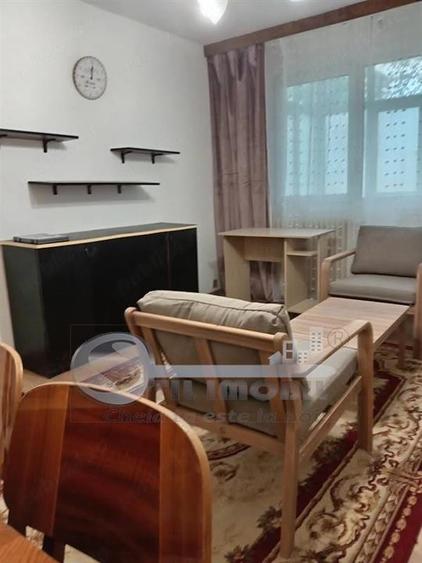 Apartament cu 2 camere nedecomandat în Podu Roș
