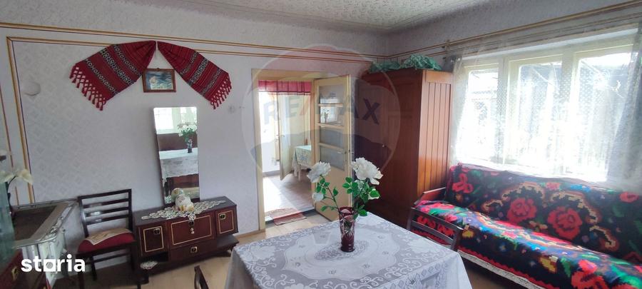 Casă cu 3 camere cu Teren 1361 Mp în Gârdani