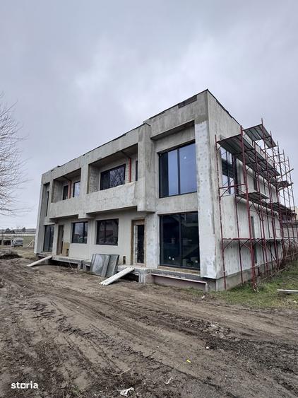 Casă cu 5 camere cu Teren 300 Mp în Central
