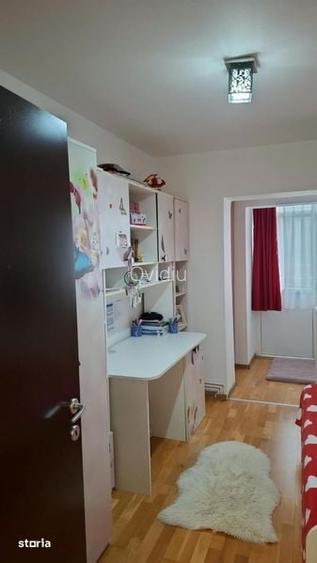Vand apartament 4 camere