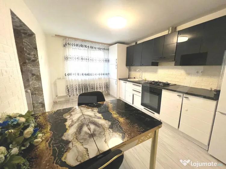Casă cu 3 camere cu Canalizare în Feldioara