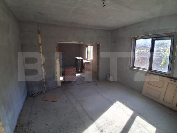 Casă individuală cu 4 camere cu Teren 1470 Mp în Exterior Vest