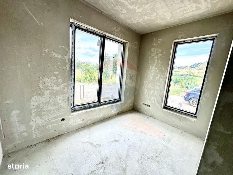 Casă cu 4 camere în Sălicea