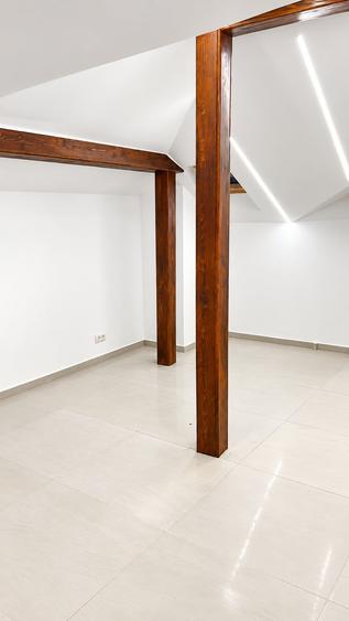 Apartament cu 4 camere semidecomandat în Central