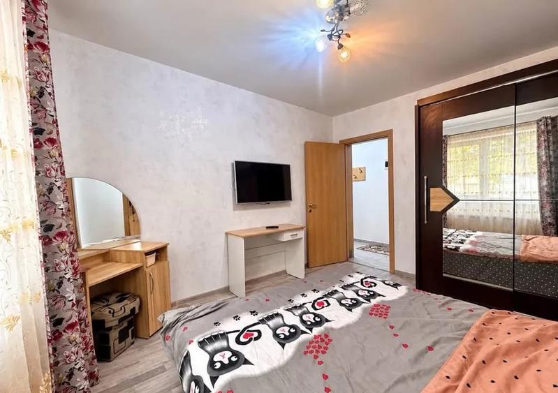 Apartament cu 2 camere decomandat, mobilat în Tractorul