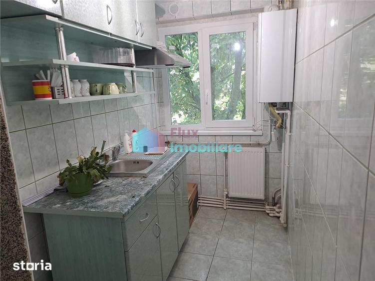 Apartament cu 3 camere semidecomandat în Burdujeni