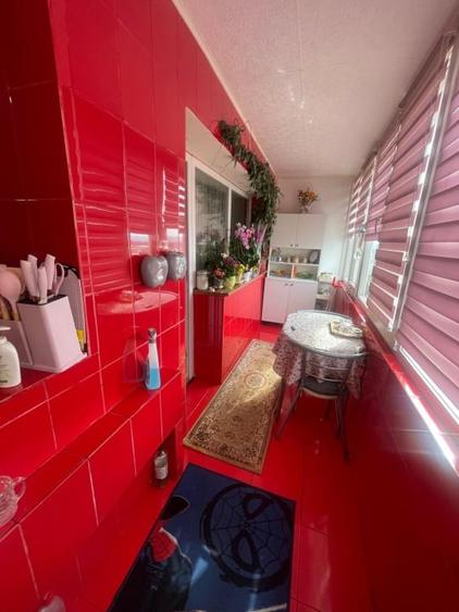 Apartament cu 3 camere decomandat, mobilat în Valea Rosie