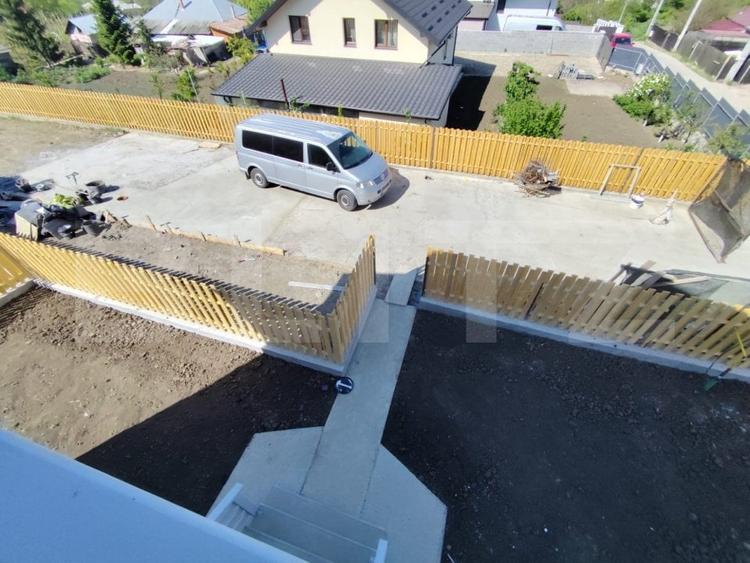 Casă individuală cu 4 camere cu Canalizare în Valea Lupului