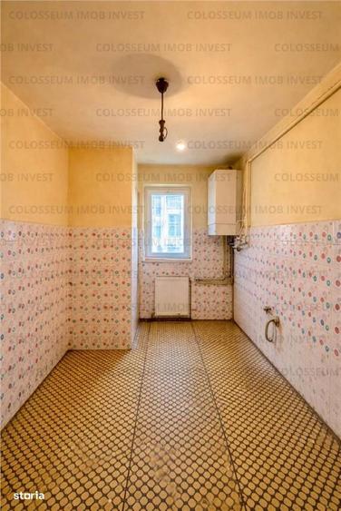 Apartament cu 3 camere semidecomandat în Astra