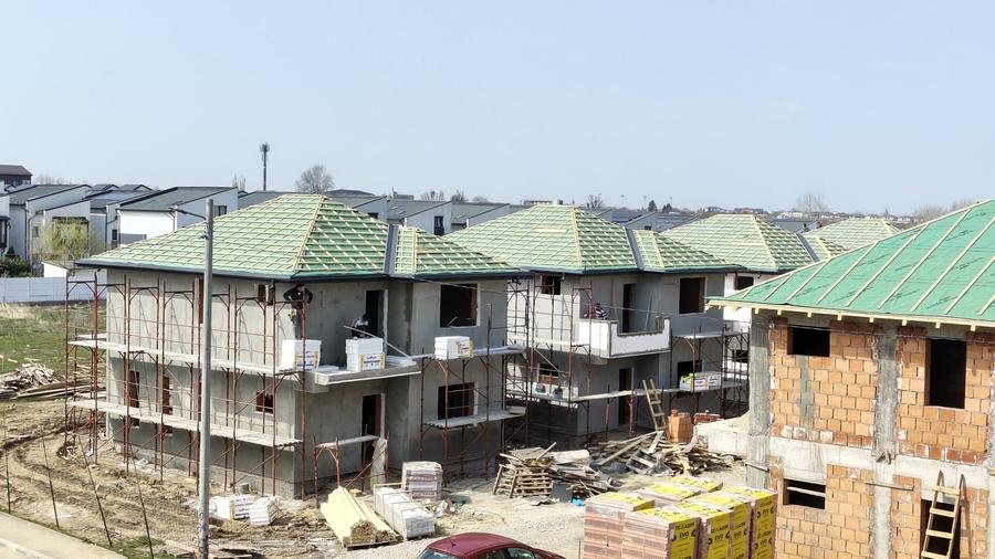 Casă individuală cu 4 camere cu Canalizare în Chiajna