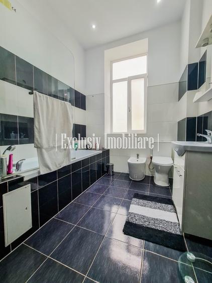 Apartament cu 3 camere semidecomandat, mobilat în Central