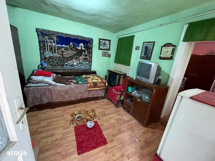 Casă cu 4 camere cu Teren 1080 Mp în Central