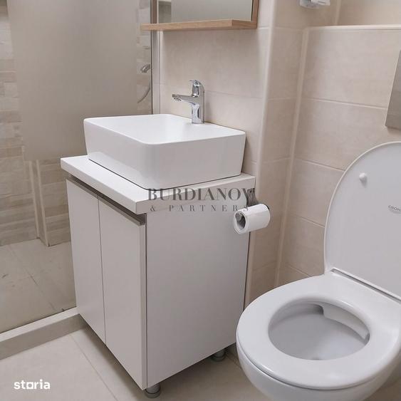 Apartament cu 3 camere în Tineretului