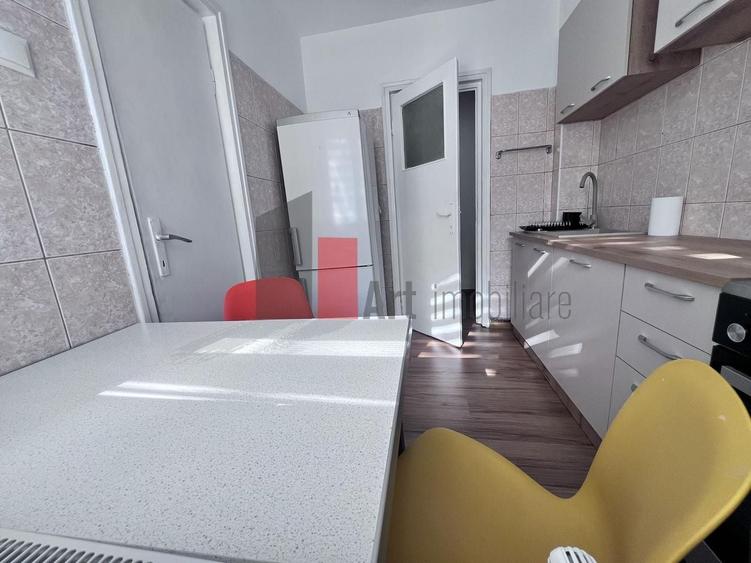 Apartament cu 3 camere decomandat în Giulești