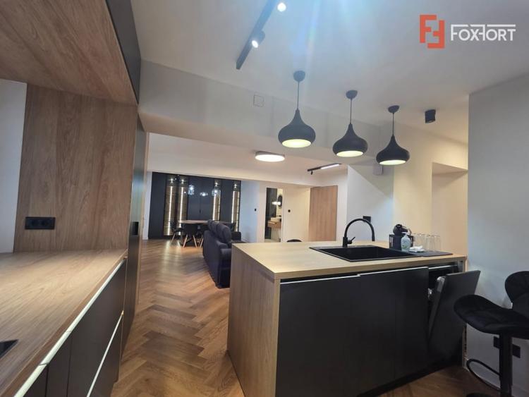 Apartament cu 3 camere, mobilat în Aurel Vlaicu