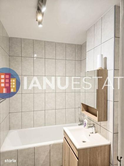 Apartament cu 3 camere semidecomandat în Tineretului