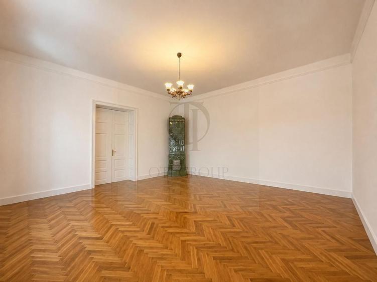 Apartament cu 4 camere în Ultracentral