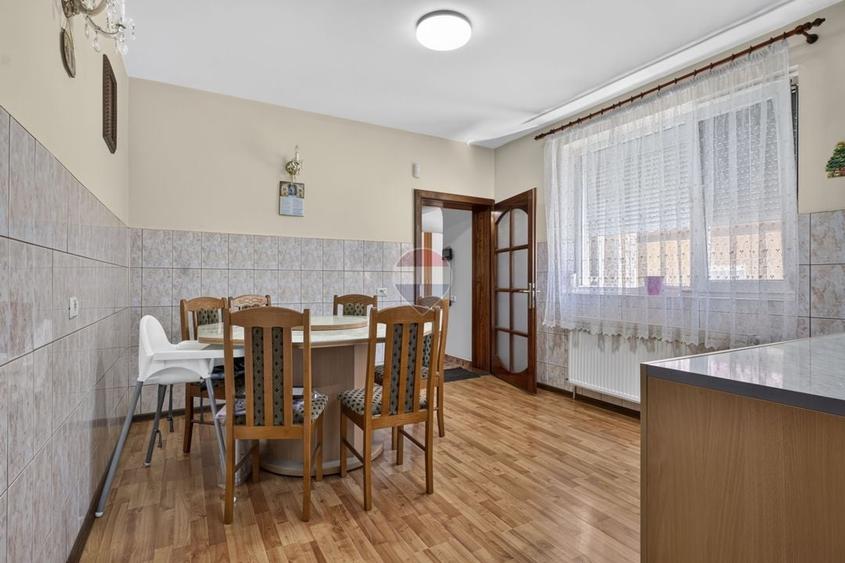 Casă individuală cu 5 camere cu Teren 422 Mp în UTA