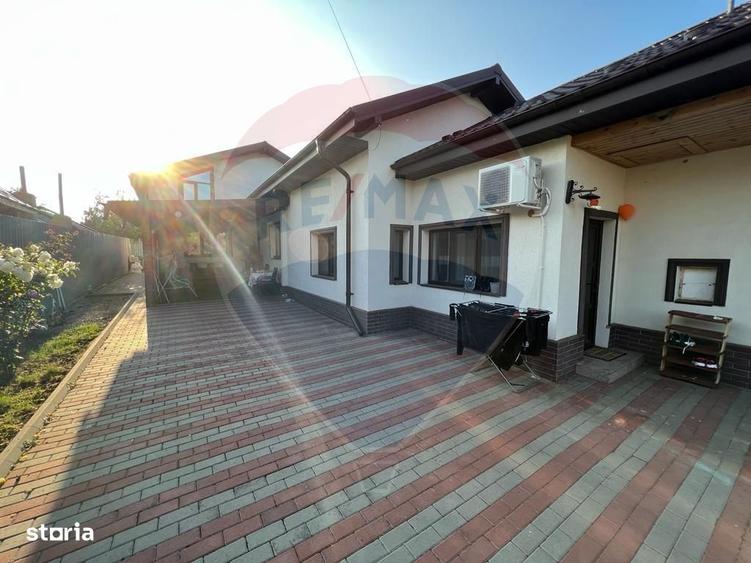 Casă cu 4 camere cu Teren 899 Mp în Grebănu