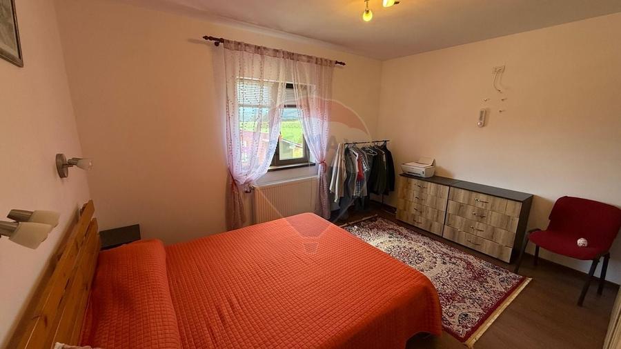 Casă individuală cu 3 camere cu Teren 1667 Mp în Răcoasa