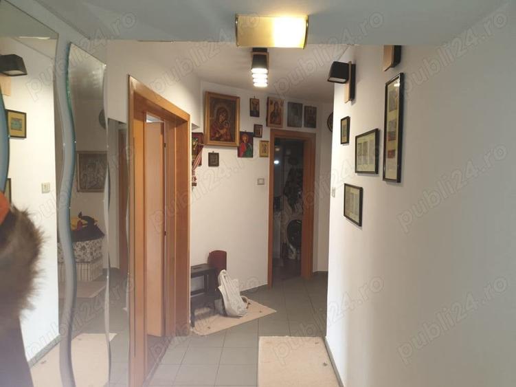 Apartament cu 4 camere decomandat în Oltenița