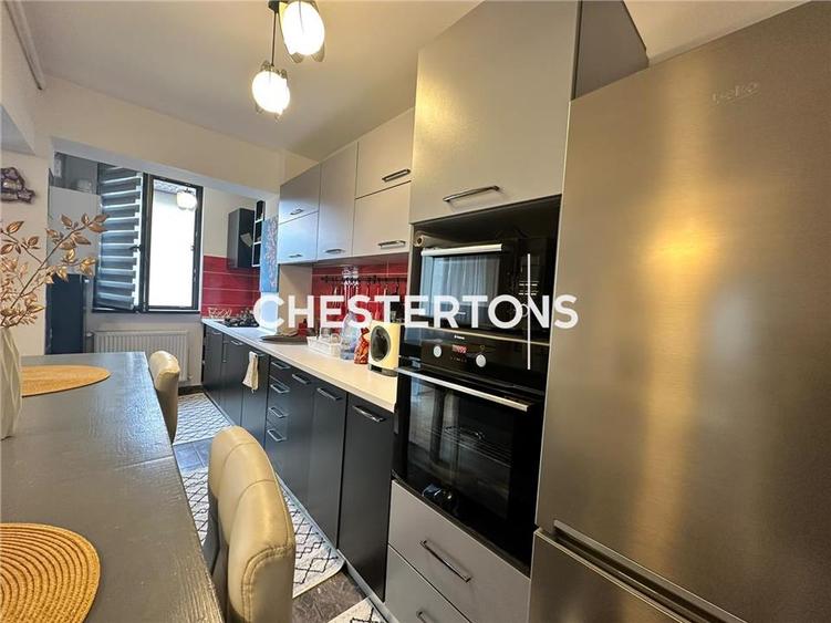 Apartament cu 3 camere decomandat, mobilat în Central