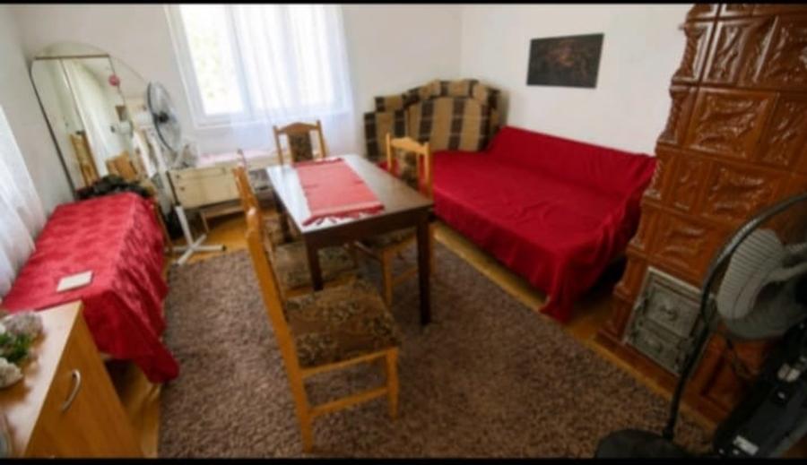 Casă individuală cu 3 camere cu Canalizare în Stâncești