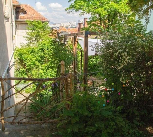 Apartament cu 2 camere decomandat în Dealul Cetății