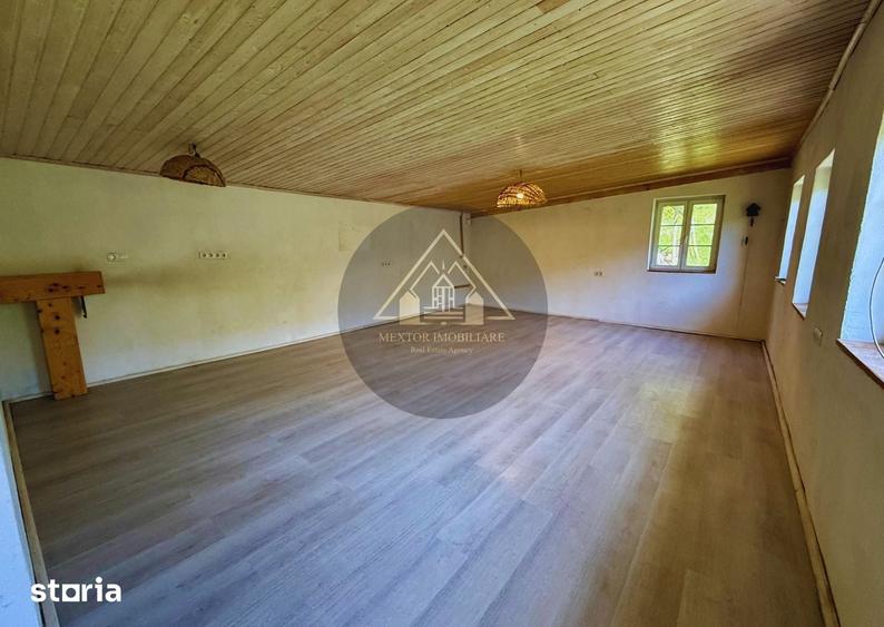 Casă cu 2 camere cu Teren 1414 Mp în Laslea