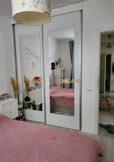 Apartament cu 3 camere decomandat, mobilat în Titan