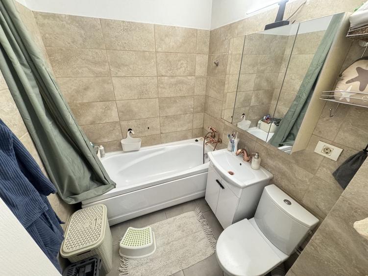 Apartament 2 camere complet renovat | Zona Liceul Traian | Etaj 1 - 8