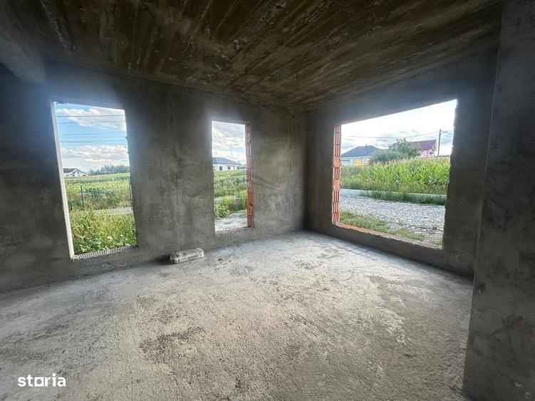 Casă cu 4 camere în Moara