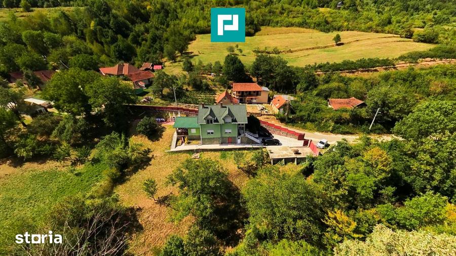 Casă cu 6 camere cu Teren 1810 Mp în Moneasa