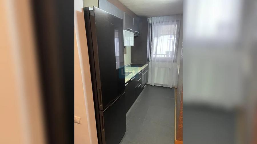 Apartament cu 3 camere semidecomandat în Andrei Mureșanu