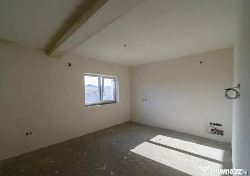 Casă cu 4 camere cu Teren 235 Mp în Central