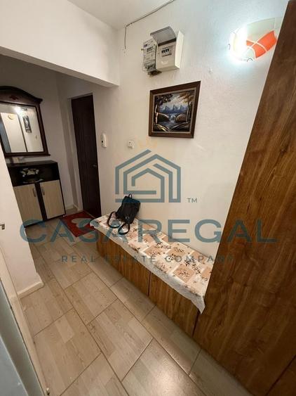 Apartament cu 3 camere semidecomandat, mobilat în Rogerius