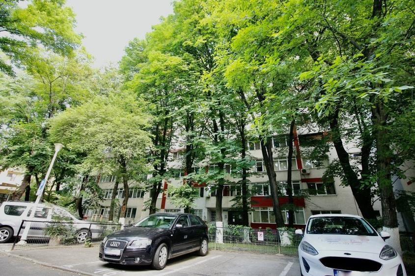 Apartament cu 2 camere decomandat, mobilat în Pajura