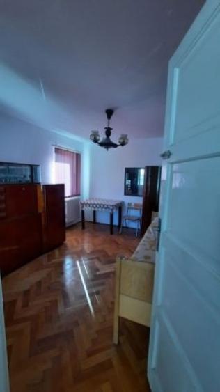 Casă individuală cu 6 camere cu Teren 435 Mp în Favorit