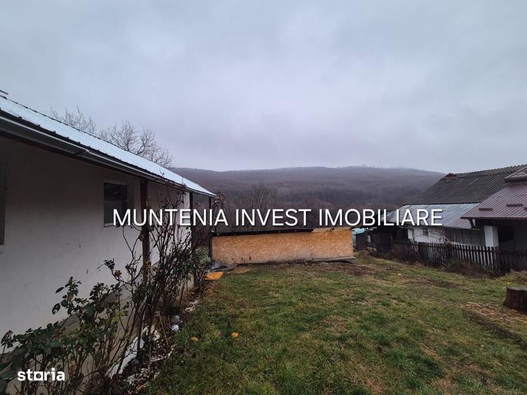 Casă cu 4 camere în Ștefănești
